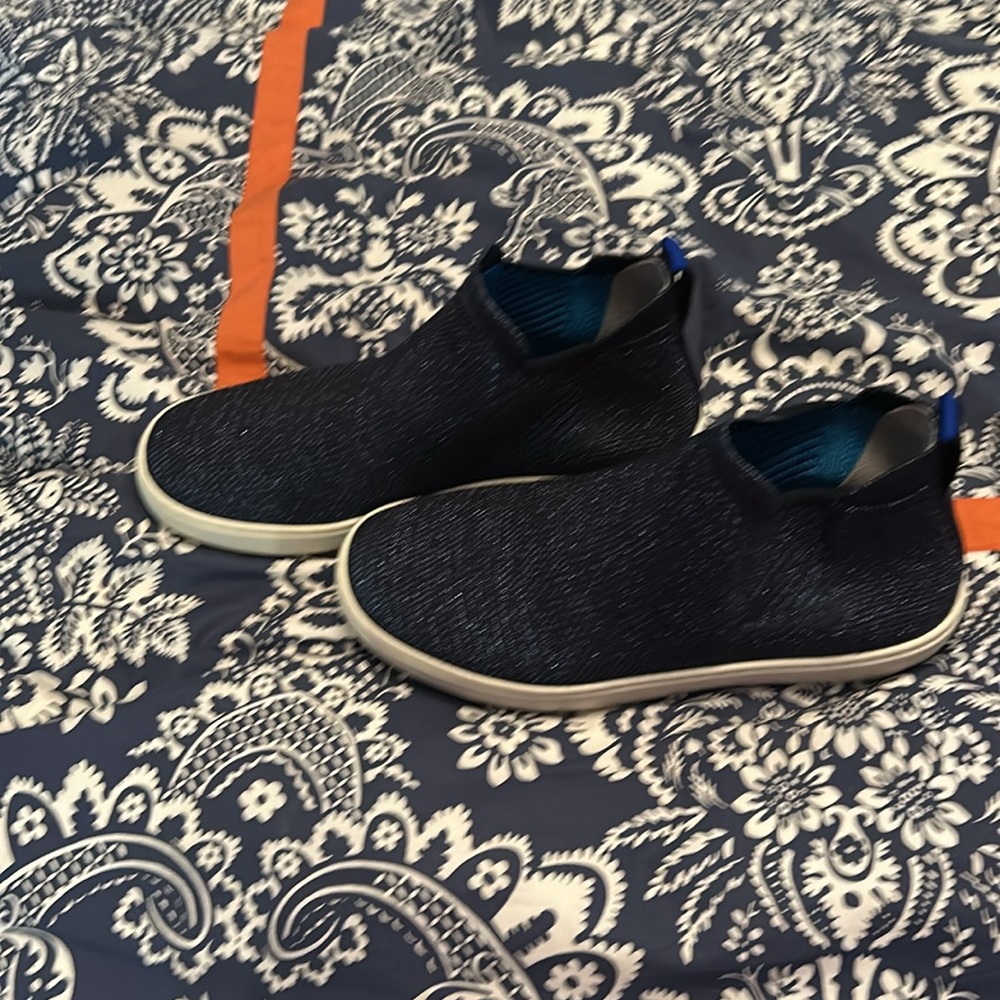 Blue Rothy’s Bootie Sneaker Sparkle Blue Metallic - Picture 2 of 4